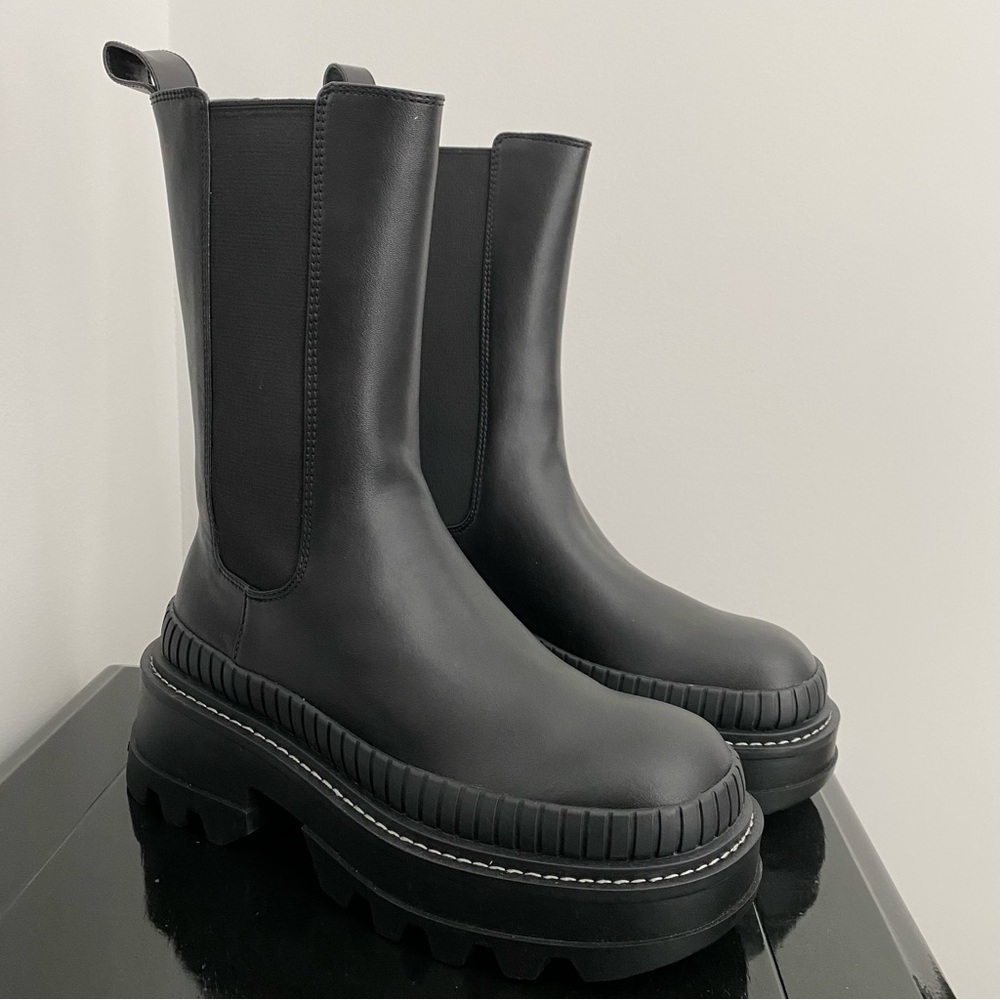 Black Platform Chelsea Calf Boots